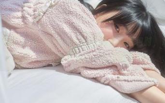 当我发现Kang Inkyung的新款迷你图包时，心里想的是：这资源量绝对不够撑场面啊！
